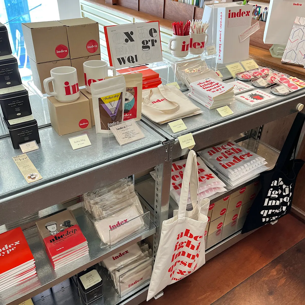 独立系書店＆カフェ『index shop』（インデックスショップ）　韓国　ソウル　聖水