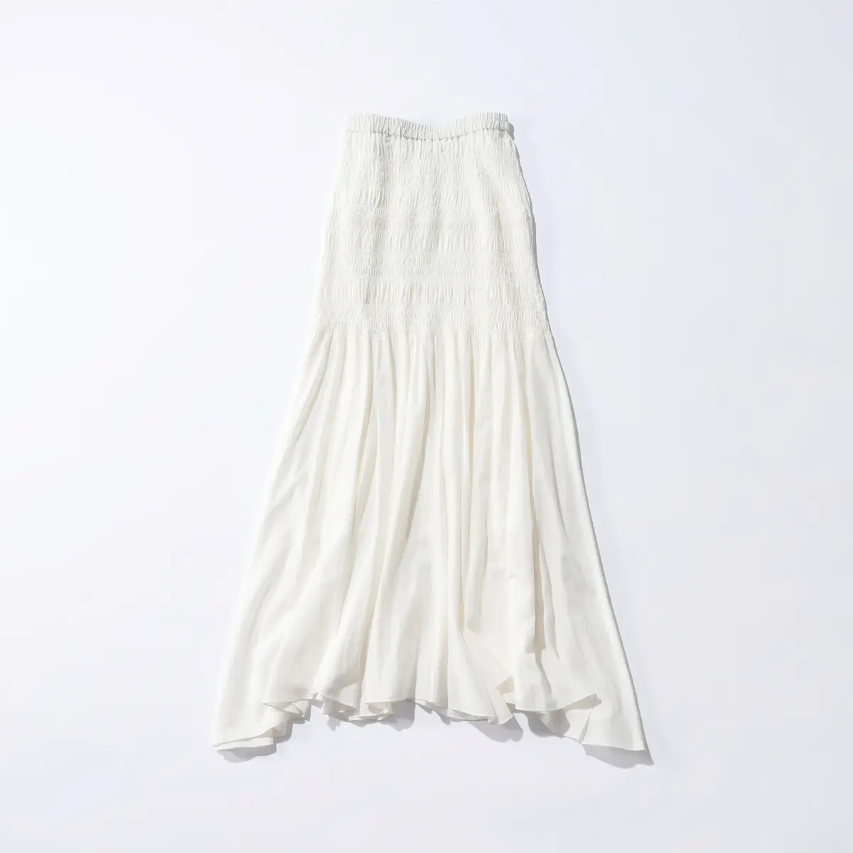 白いギャザースカート