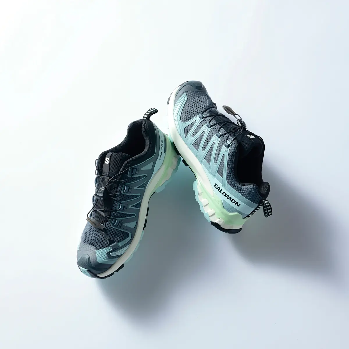 『サロモン』のハイテクスニーカー