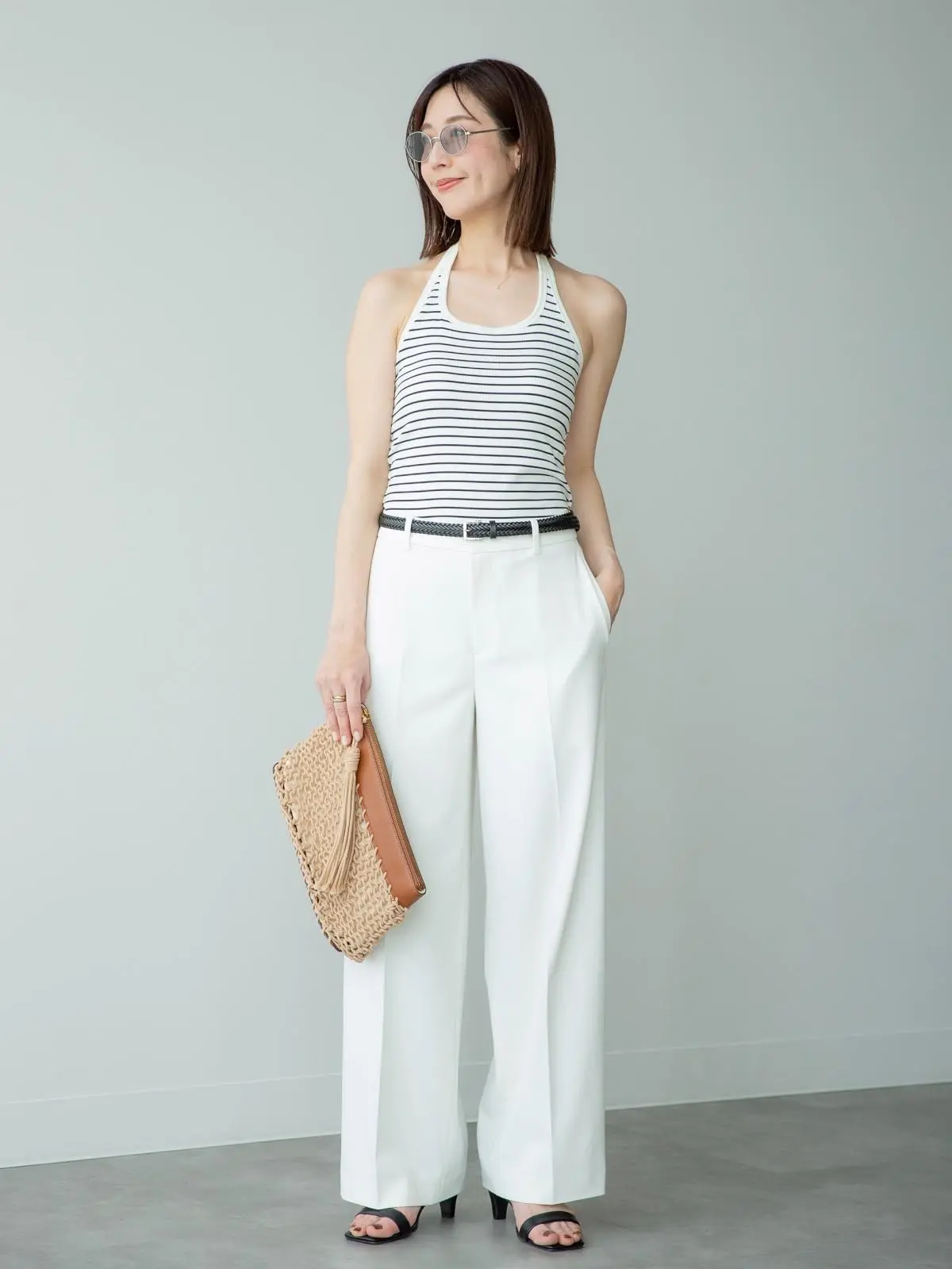 ユニクロ　ドライブコーデ　タンクトップとパンツ