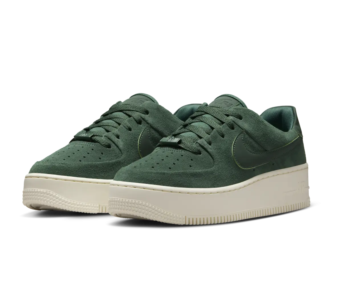 ナイキ　エアフォース1　セージ