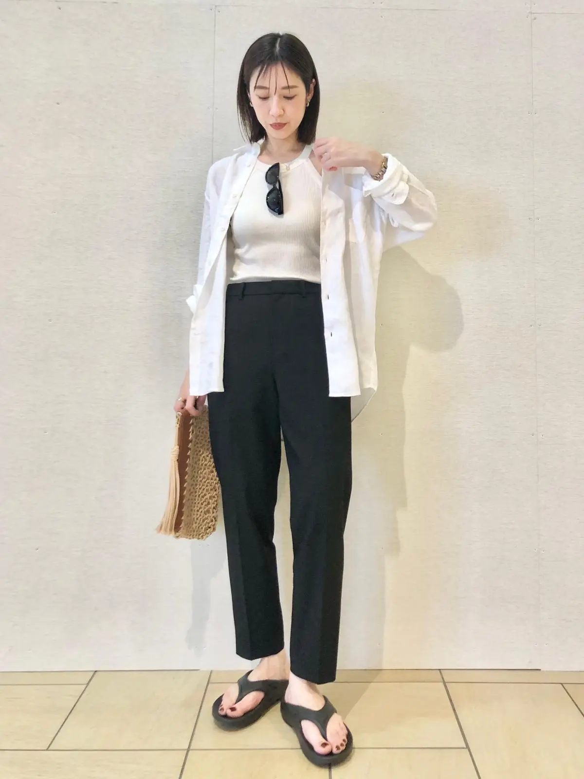 ユニクロ　機内コーデ　シャツとパンツ