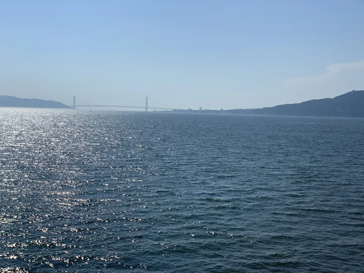 神戸港の景色　明石海峡大橋