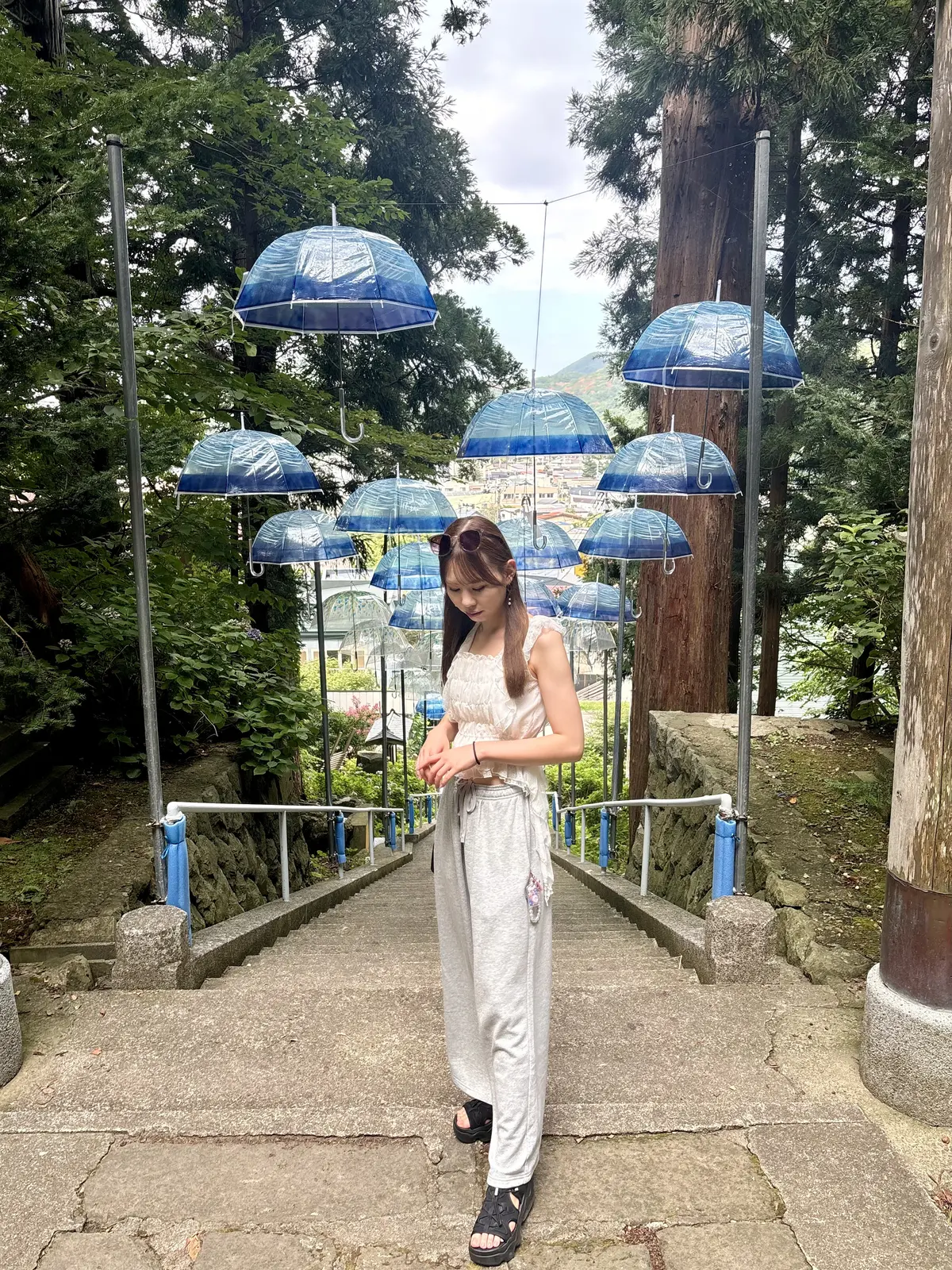 浅虫八幡宮　津軽びいどろの風鈴傘