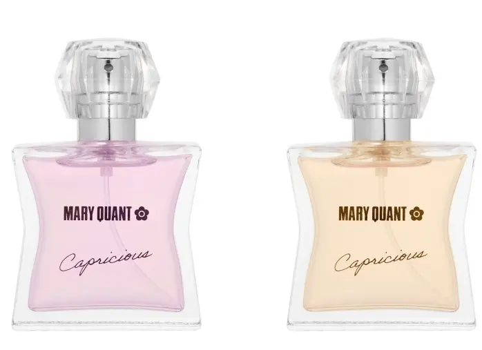 MARY QUANT（マリー クヮント）   （左）カプリシャス＜オードトワレ＞　フリージア ポウジー 30mL ¥8800、（右）カプリシャス＜オードトワレ＞　ノーブル バニラ 30mL ¥8800 <2024年11月8日（金）発売＞　クリスマスコフレ　2024 