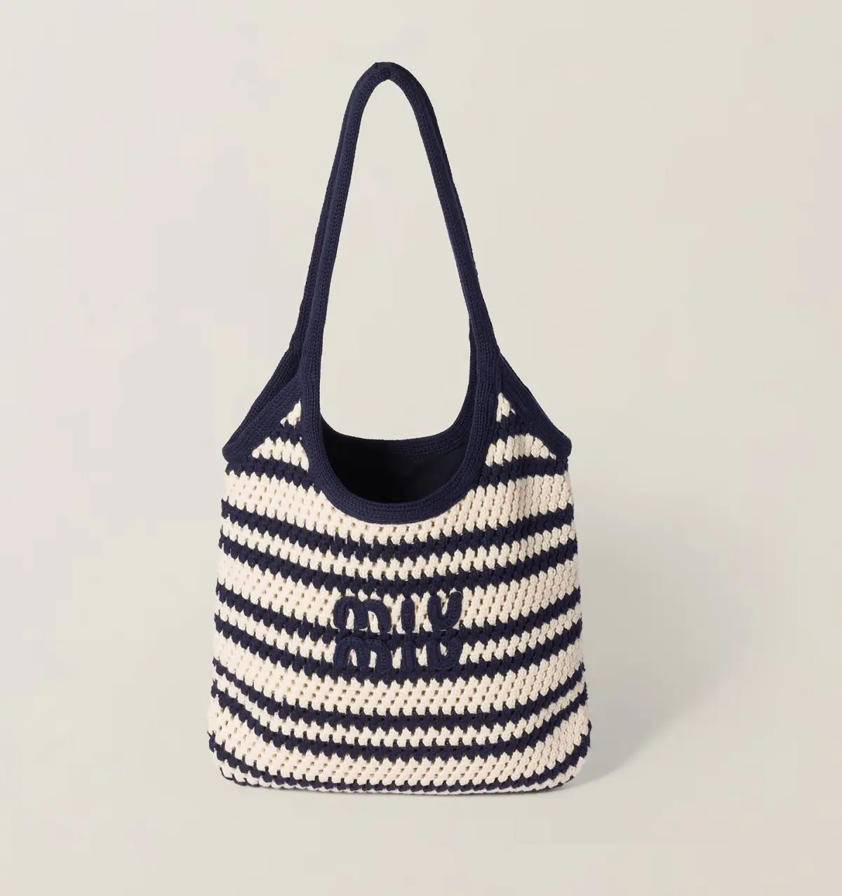 ミュウミュウのニットトートバッグ