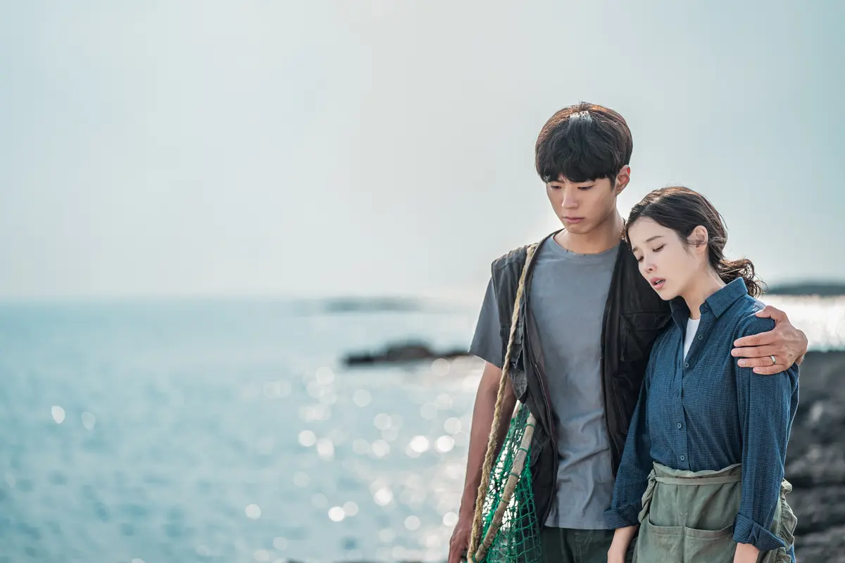 おつかれさま：パク・ボゴムとＩＵ