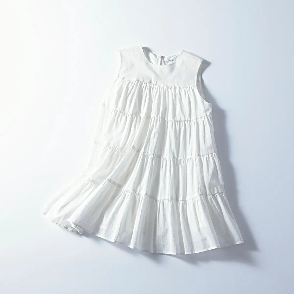 『マリハ』のティアードブラウス