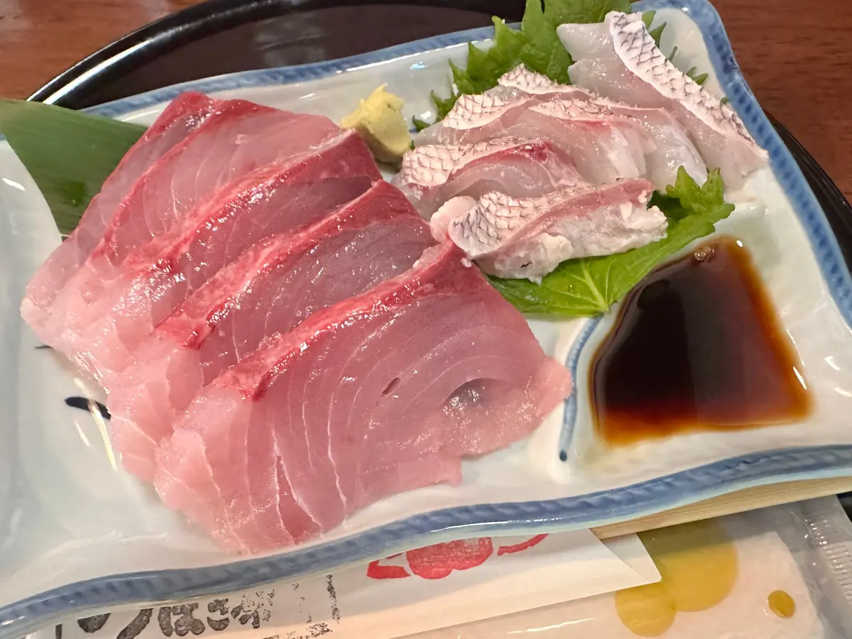 そして、単品のお刺身！  新鮮でおいしい！お刺身が分厚く大きいんです！