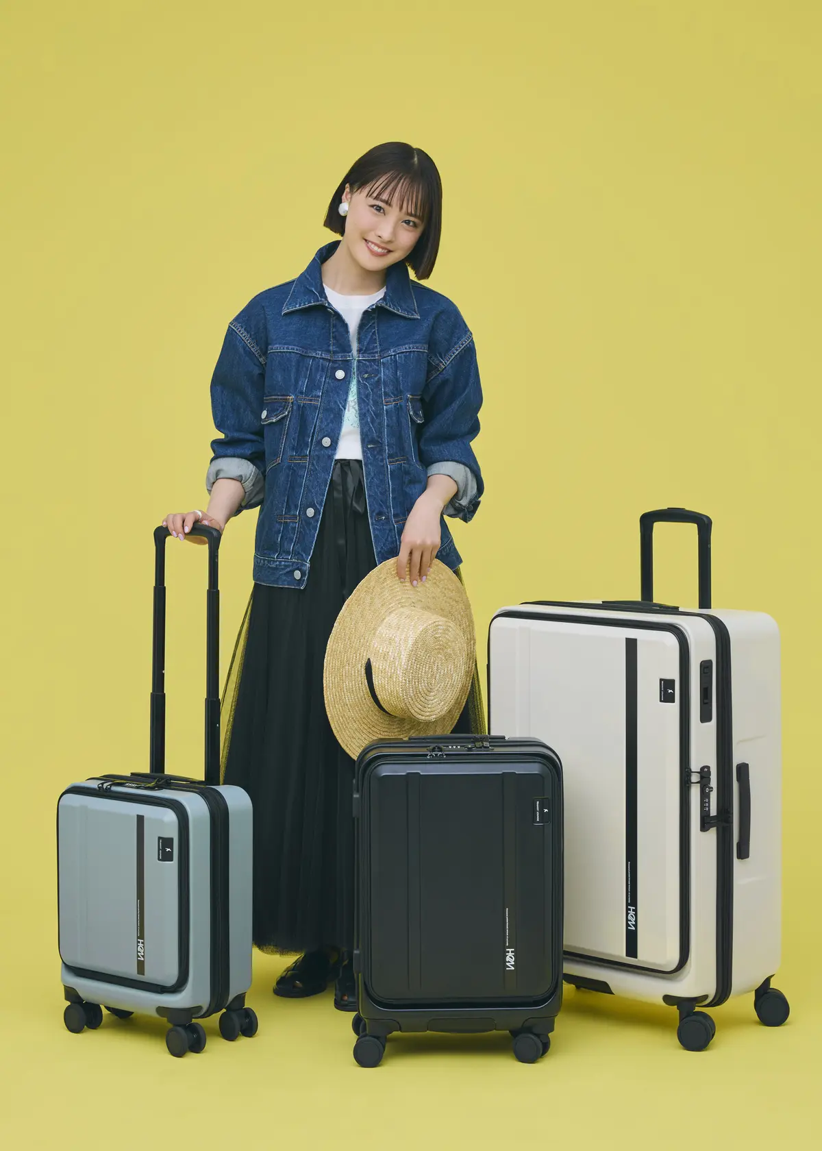 大友花恋　スーツケース が『SAC'S BAR』の『HeM』×『TRANSIT LOUNGE』のスーツケース