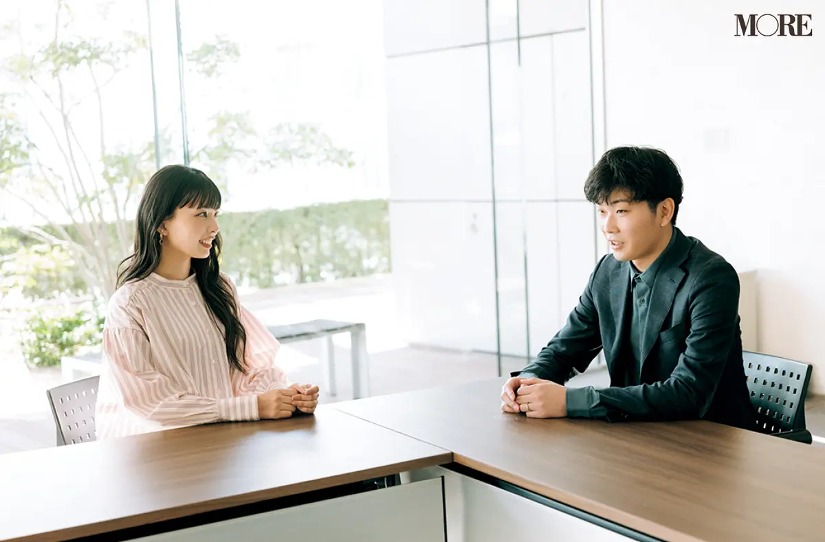 お金について話すモデル・川口ゆりなと税理士・安江一勢