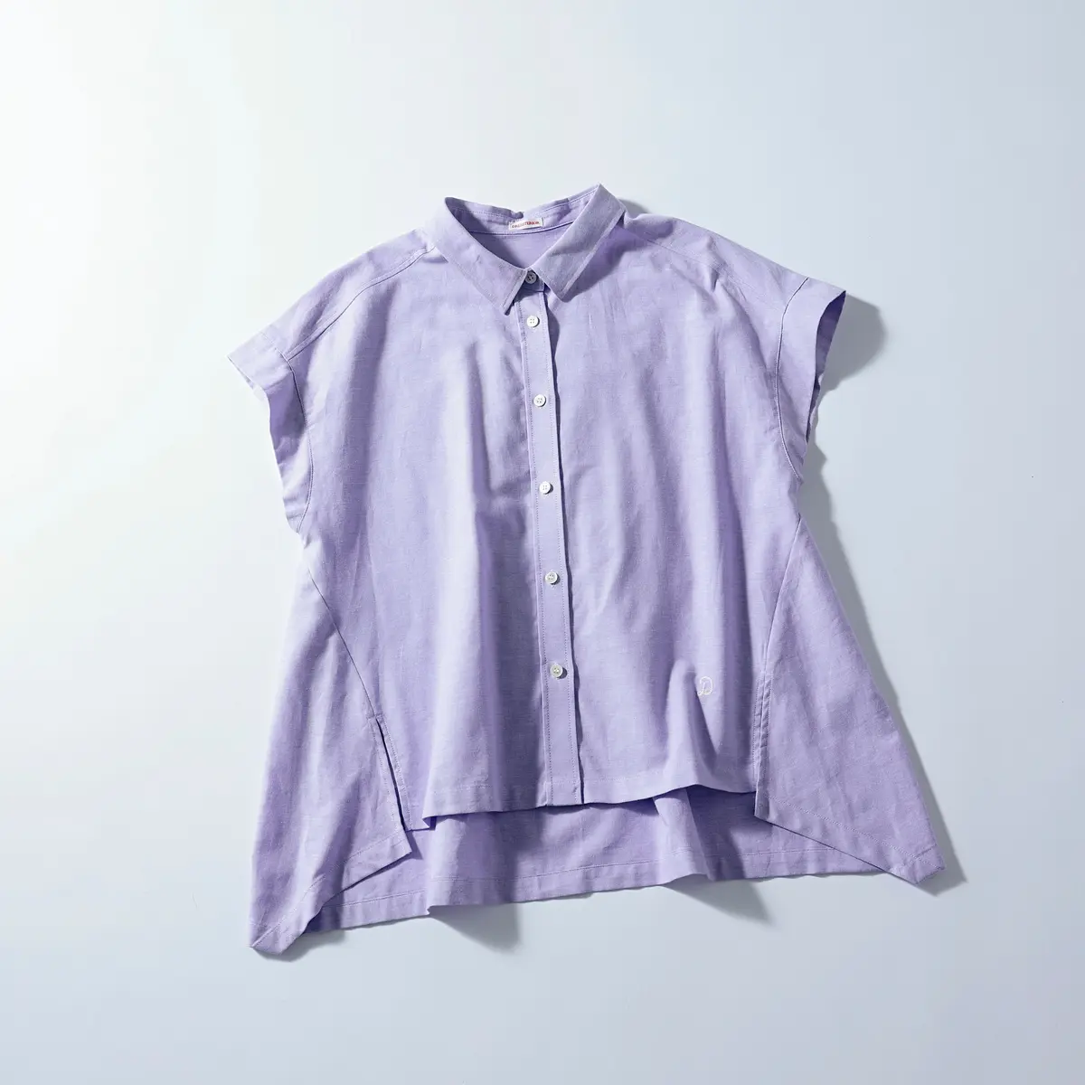 『ドレステリア』のラベンダーシャツ