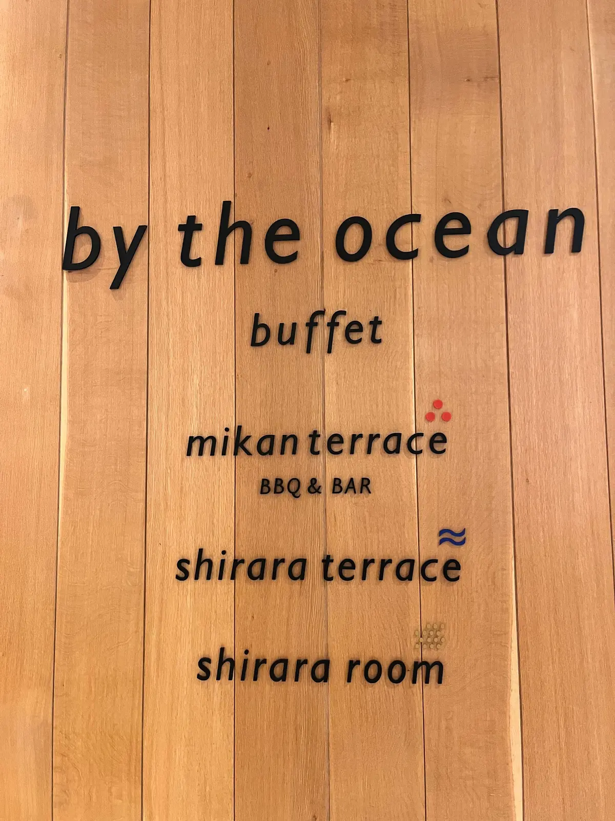 キーテラスのレストランのby the ocean