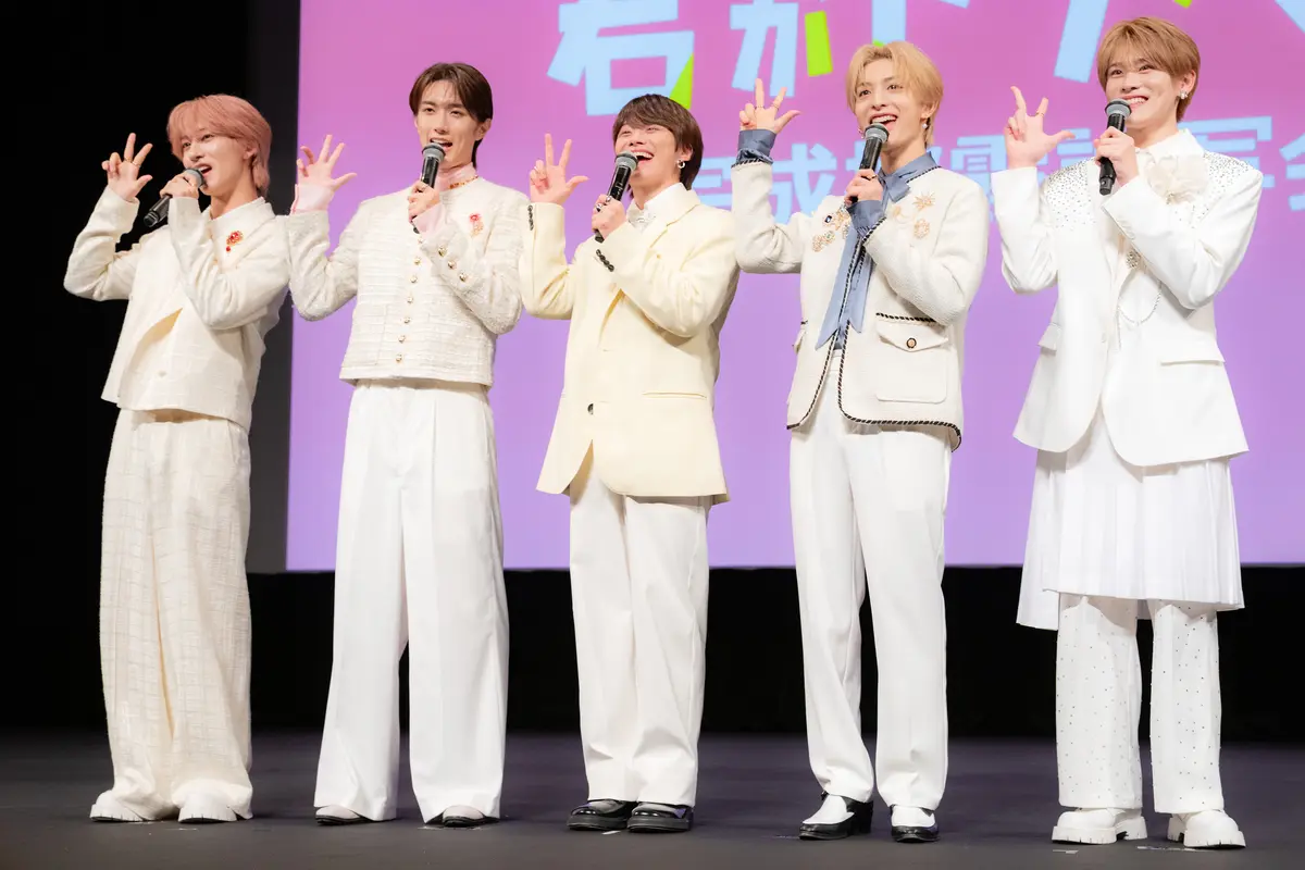 （左から）NAOYA（MAZZEL）、山中柔太朗（M!LK）、大橋和也（なにわ男子）、木村慧人（FANTASTICS）、大久保波留（DXTEEN）