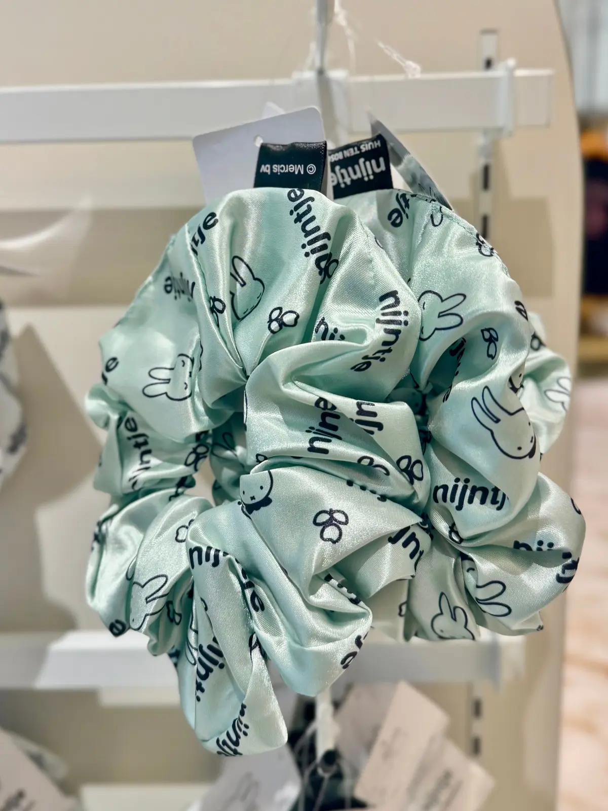 「ナインチェ シュシュ」※ハウステンボス限定（各¥1000）グリーン