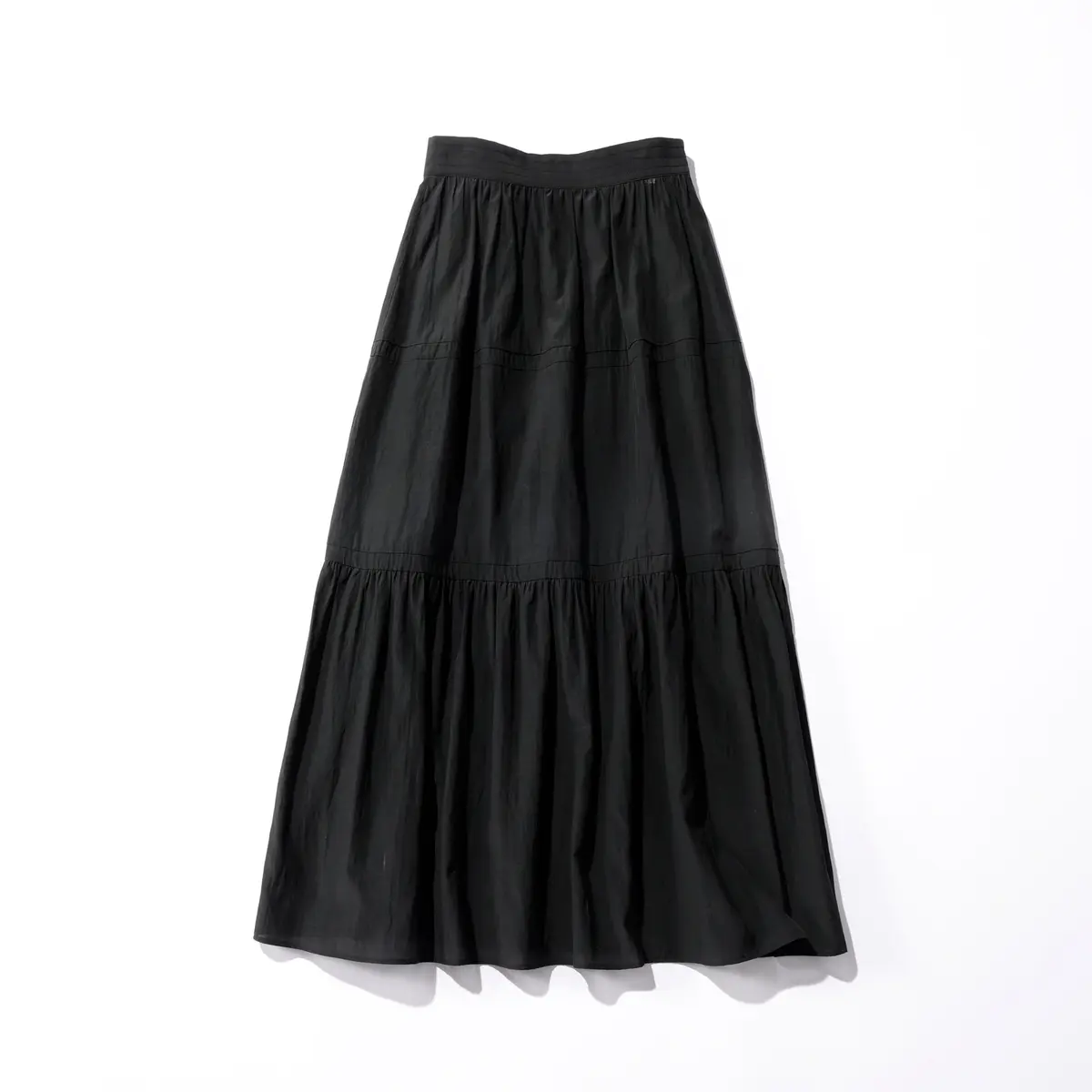 黒のフレアスカート