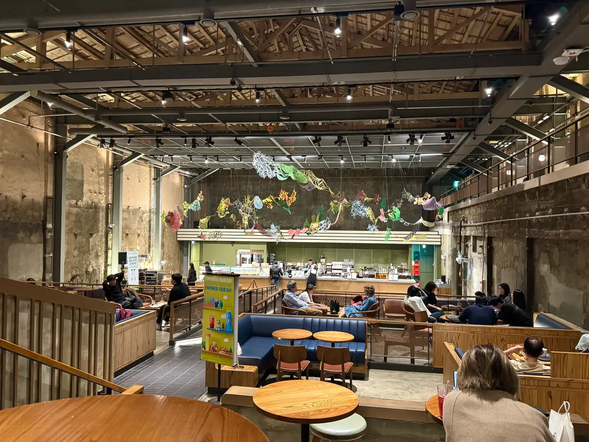 【韓国】劇場跡をリノベしたスタバ！「スタの画像_11