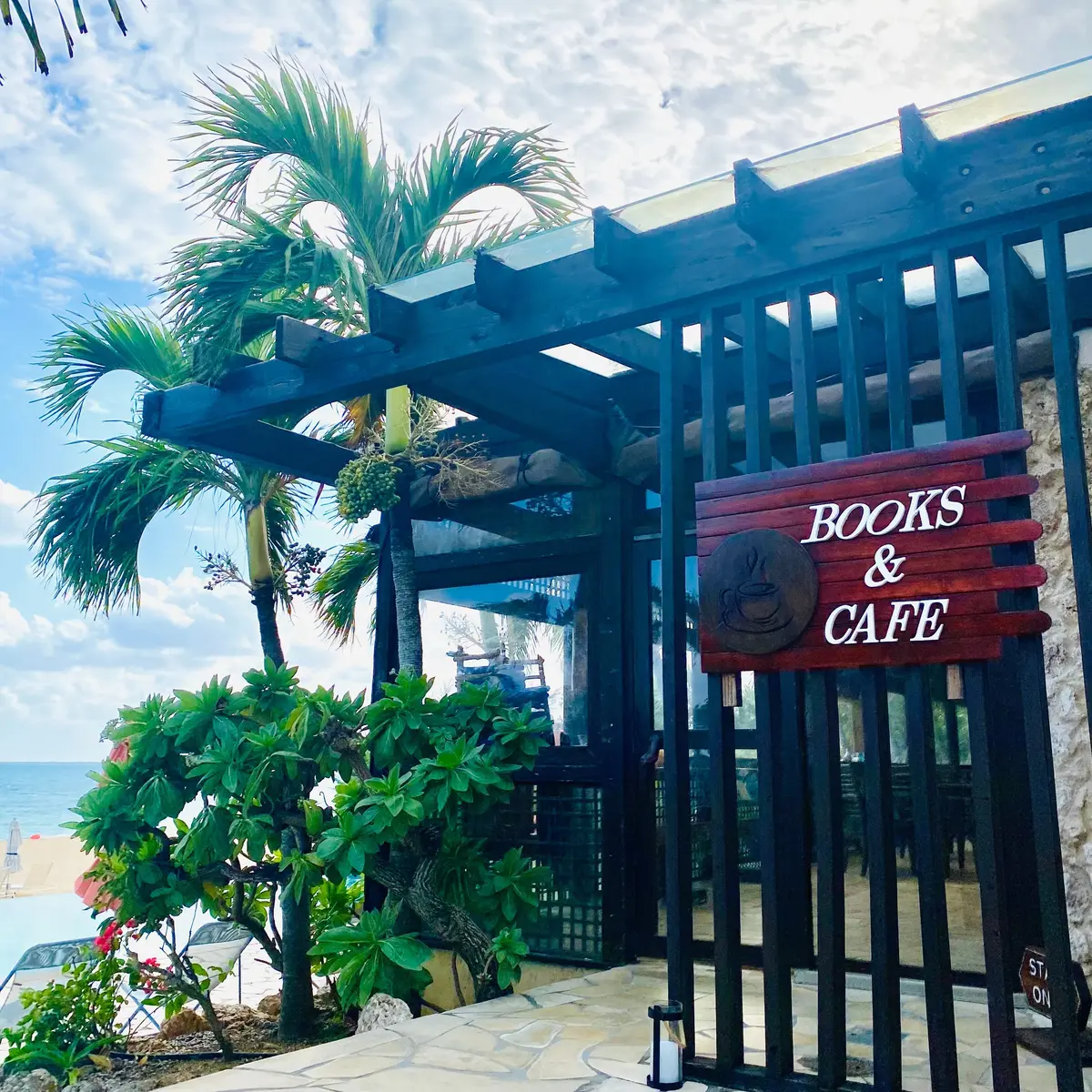 BOOKS&CAFE