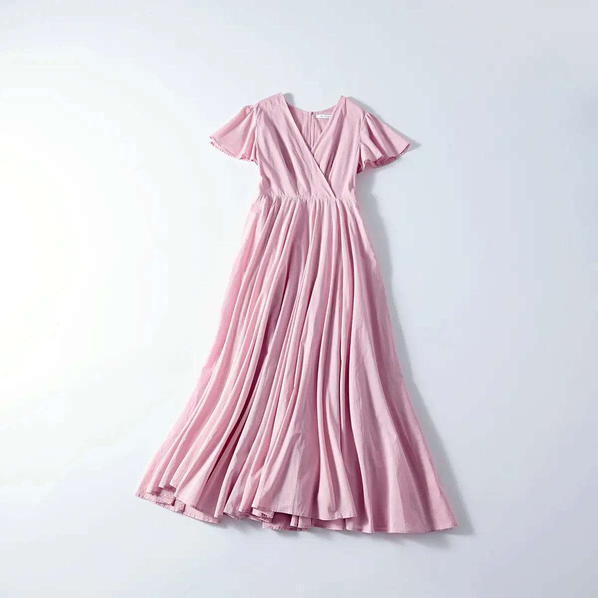 『マリハ』のピンクワンピース