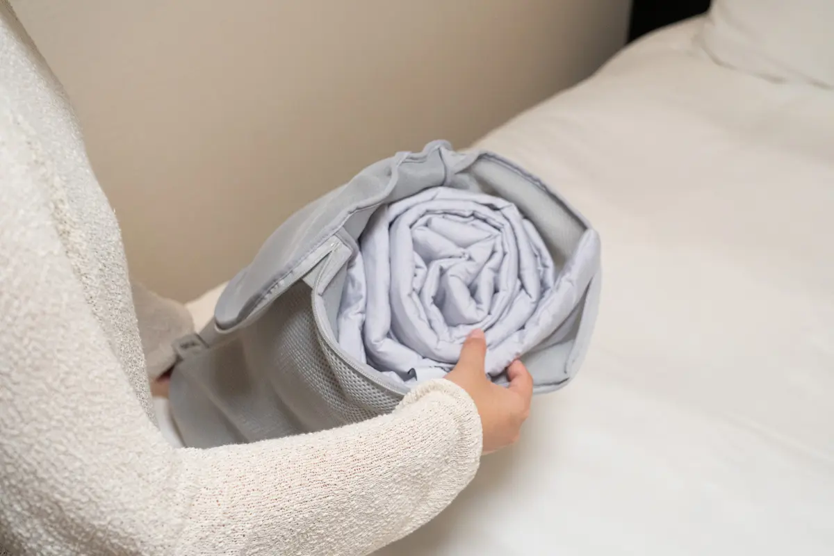 使ってみた】夏の睡眠の新常識！夏用肌掛け布団「BAKUNE