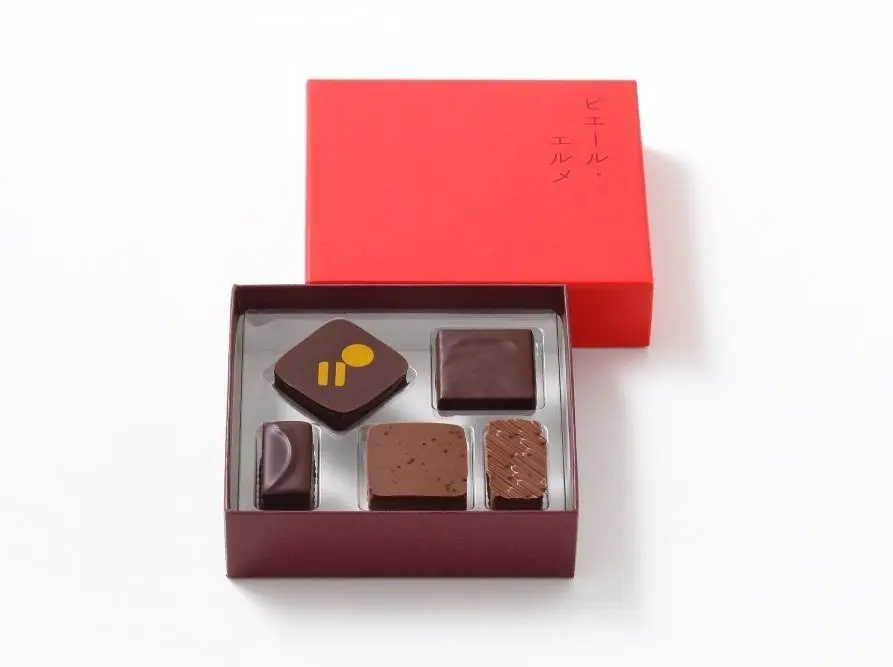 Made in ピエール・エルメとUZU BY FLOWFUSHIのコラボバレンタイン2024「チョコレート5個詰合わせ」