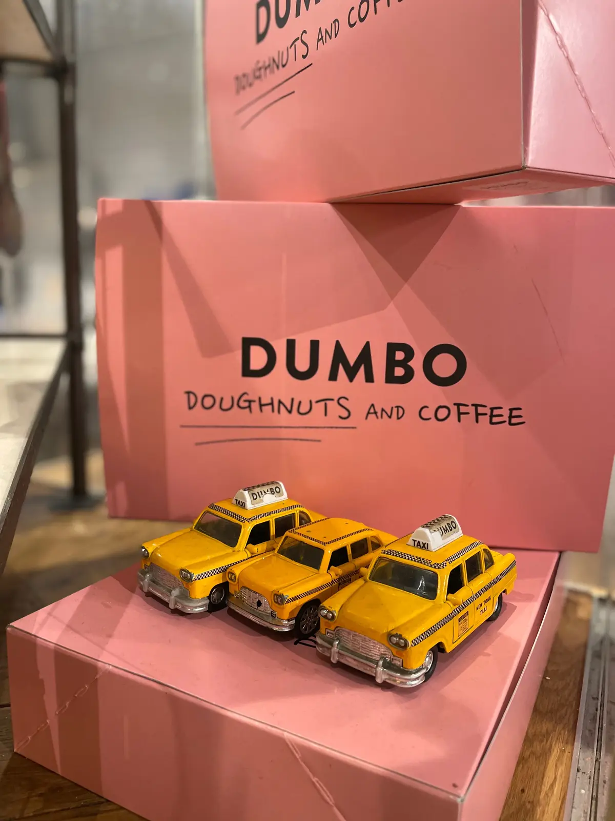 横浜　ドーナツ　DUMBO Doughnuts and Coffee　アソビル