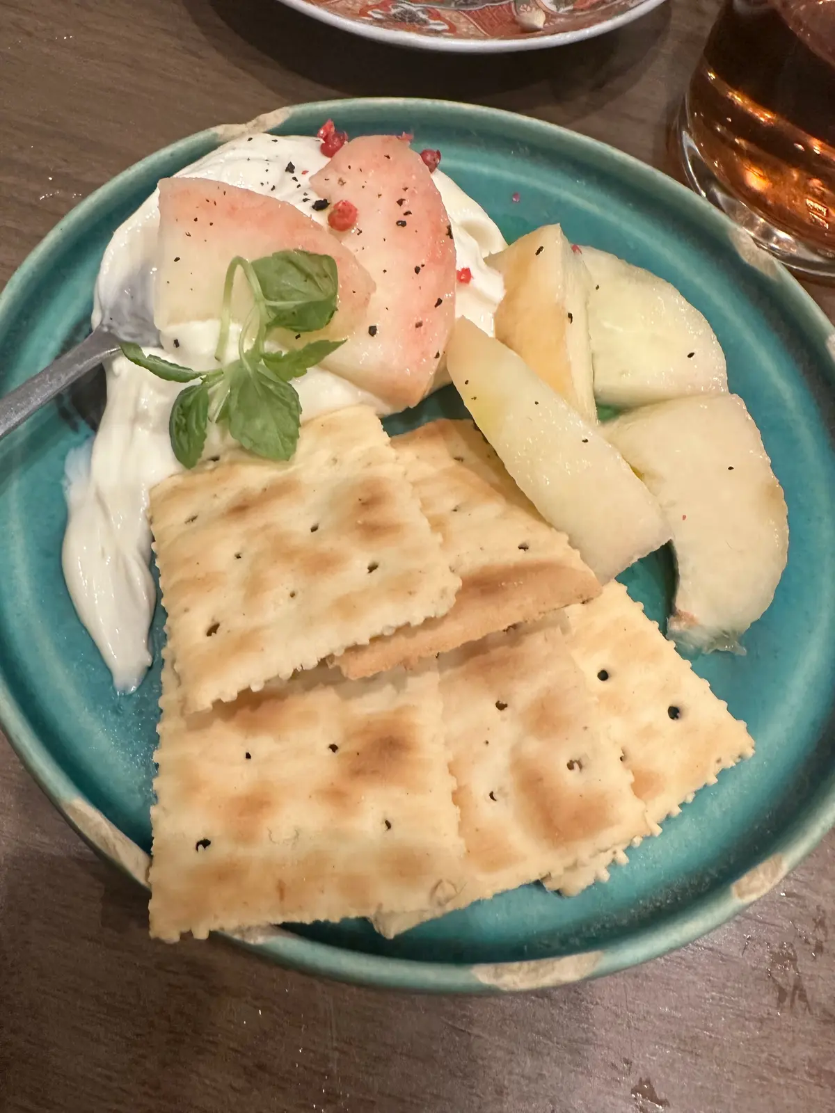 季節のフルーツとチーズ豆腐