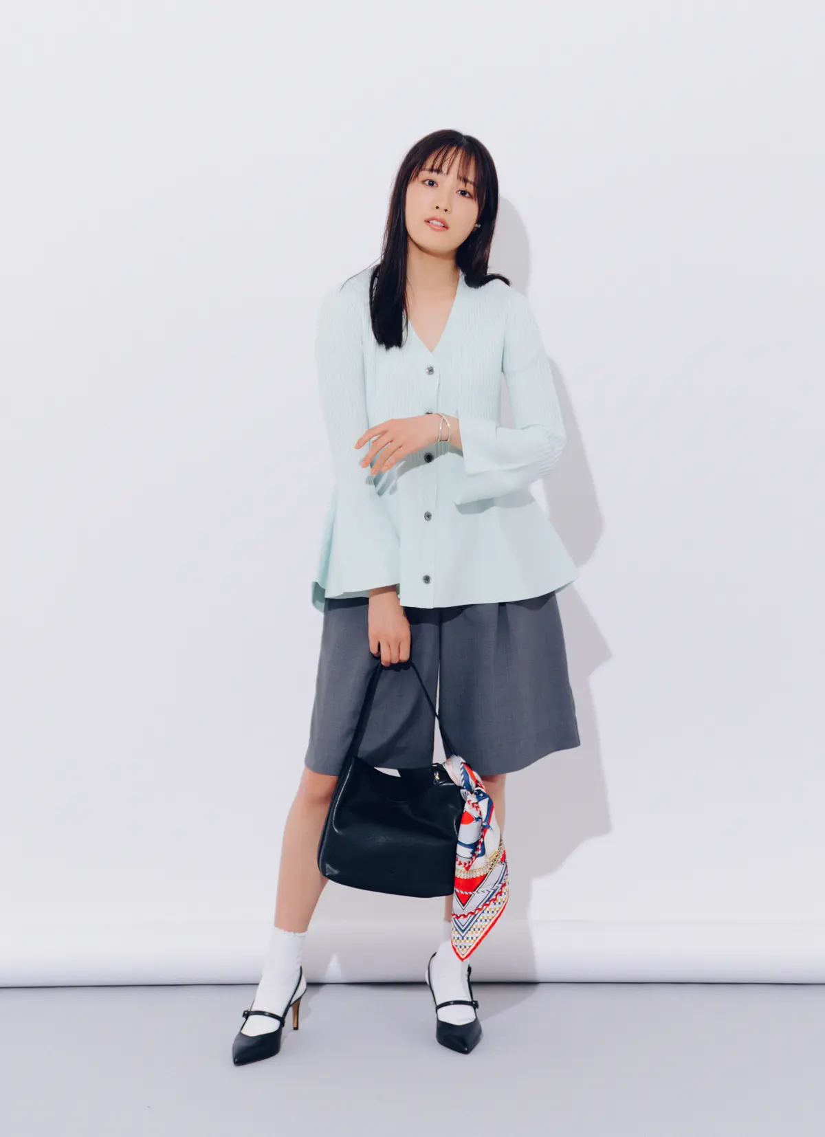 大友花恋　ハーフパンツコーデ