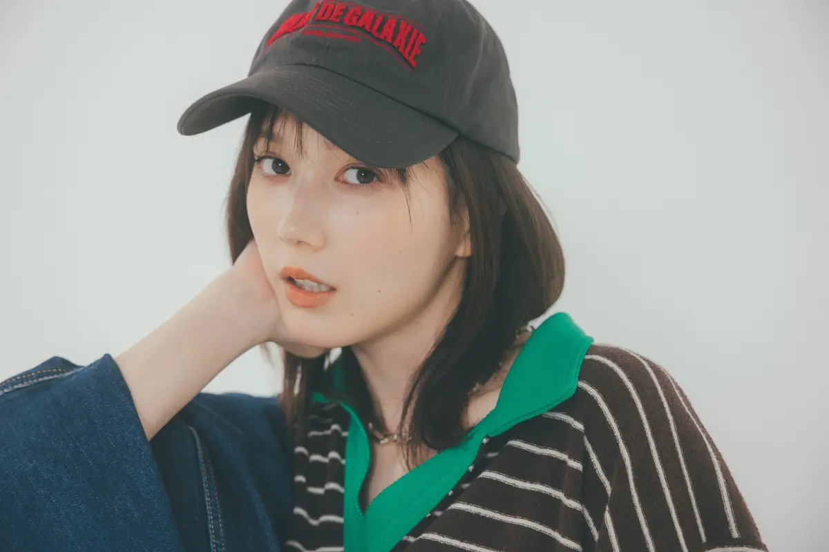 本田翼　ポロトップスコーデ　より