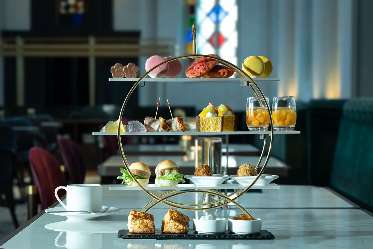 ホテル初のアフタヌーンティーは、ピエール・エルメとコラボ！