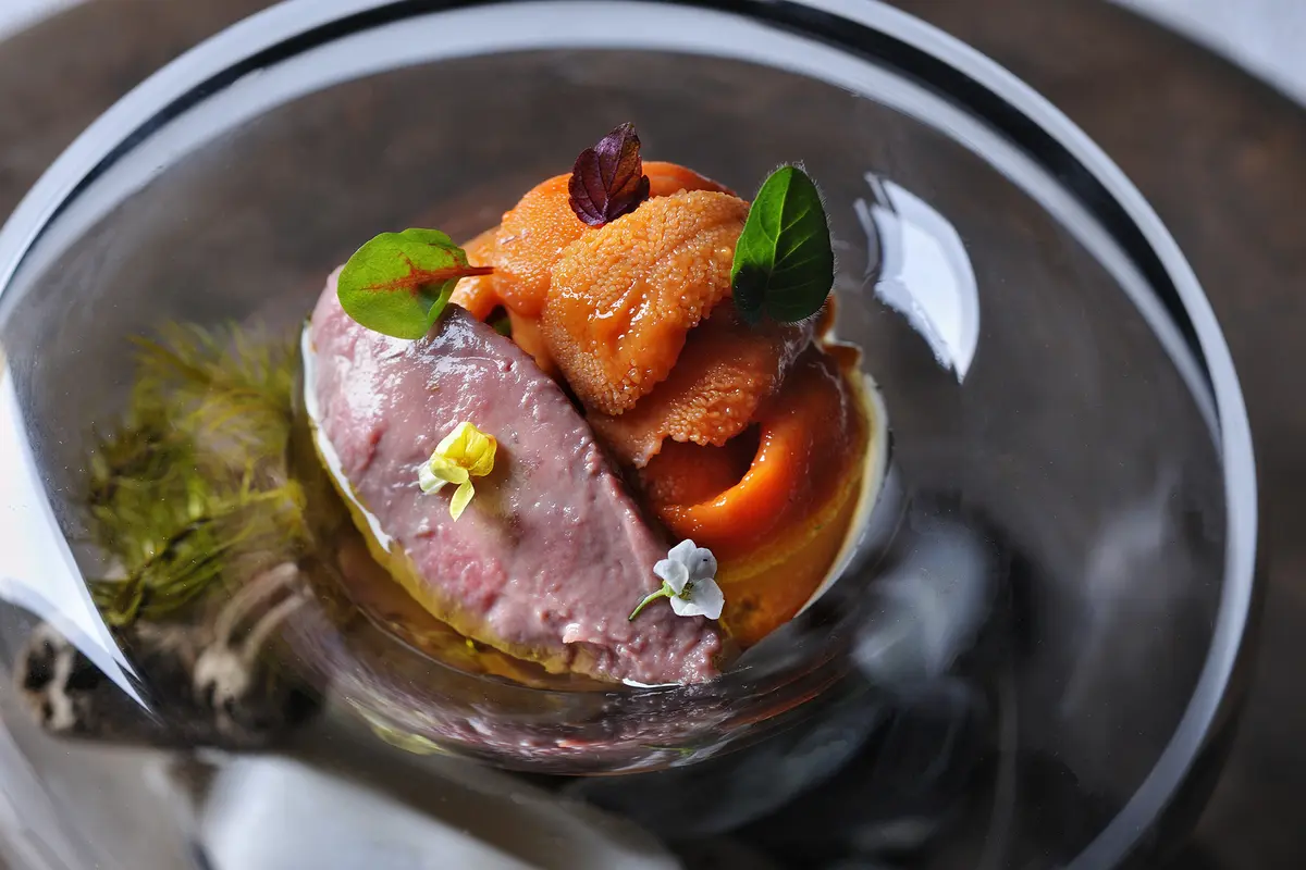 『リゾナーレトマム』雲丹と鹿肉のアンティパスト