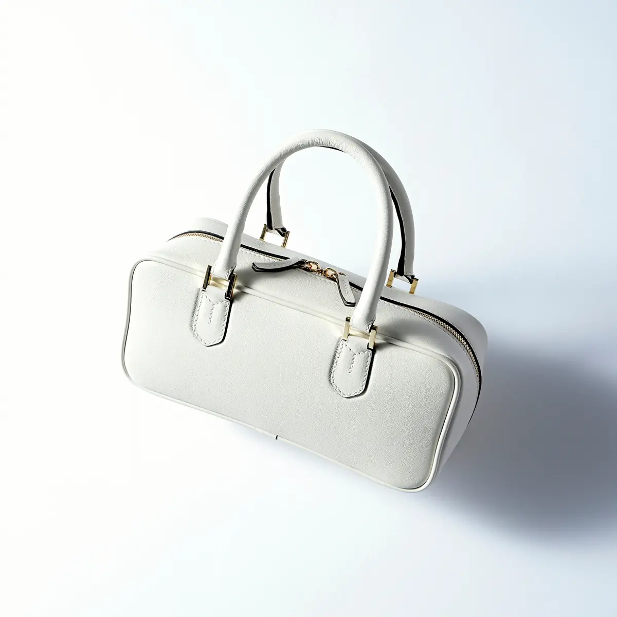 レディースハンドバッグおすすめ　『ロリステッラ』の横長バッグ