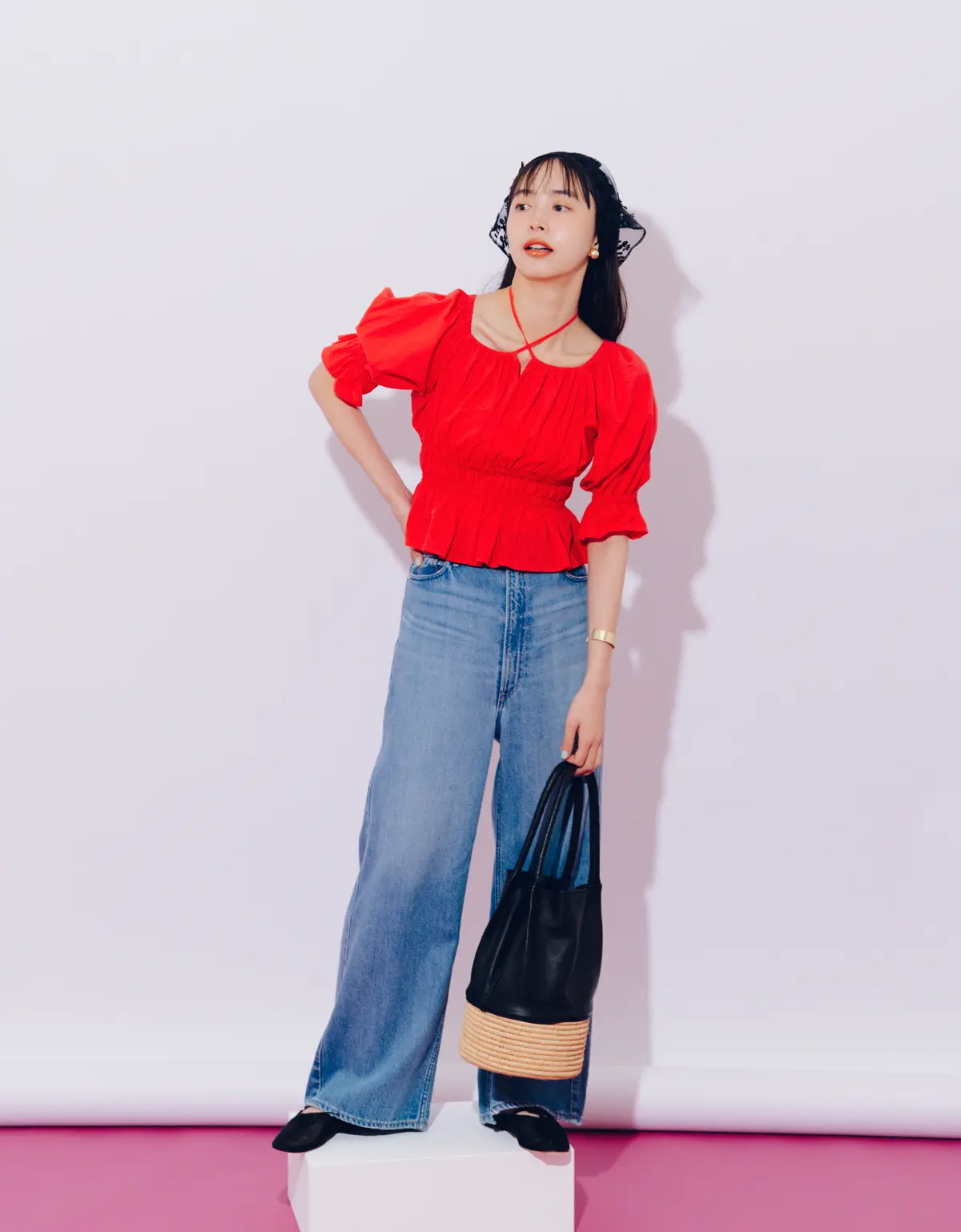 井桁弘恵　ブラウスとパンツコーデ　全身