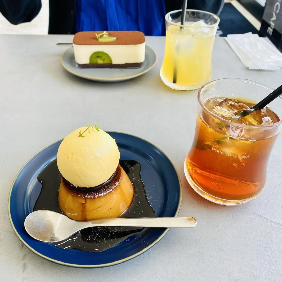 大阪平野区のカフェ『Cafe No.888』のティラミスとプリンとドリンク