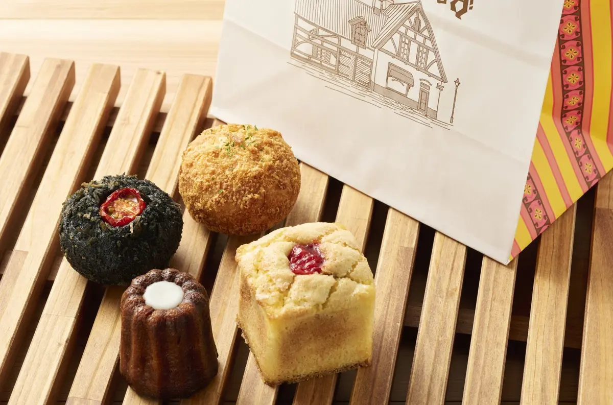 ジブリパーク「魔女の谷」内の「グーチョキパン屋」2025年夏季限定セットパン：サマーセット