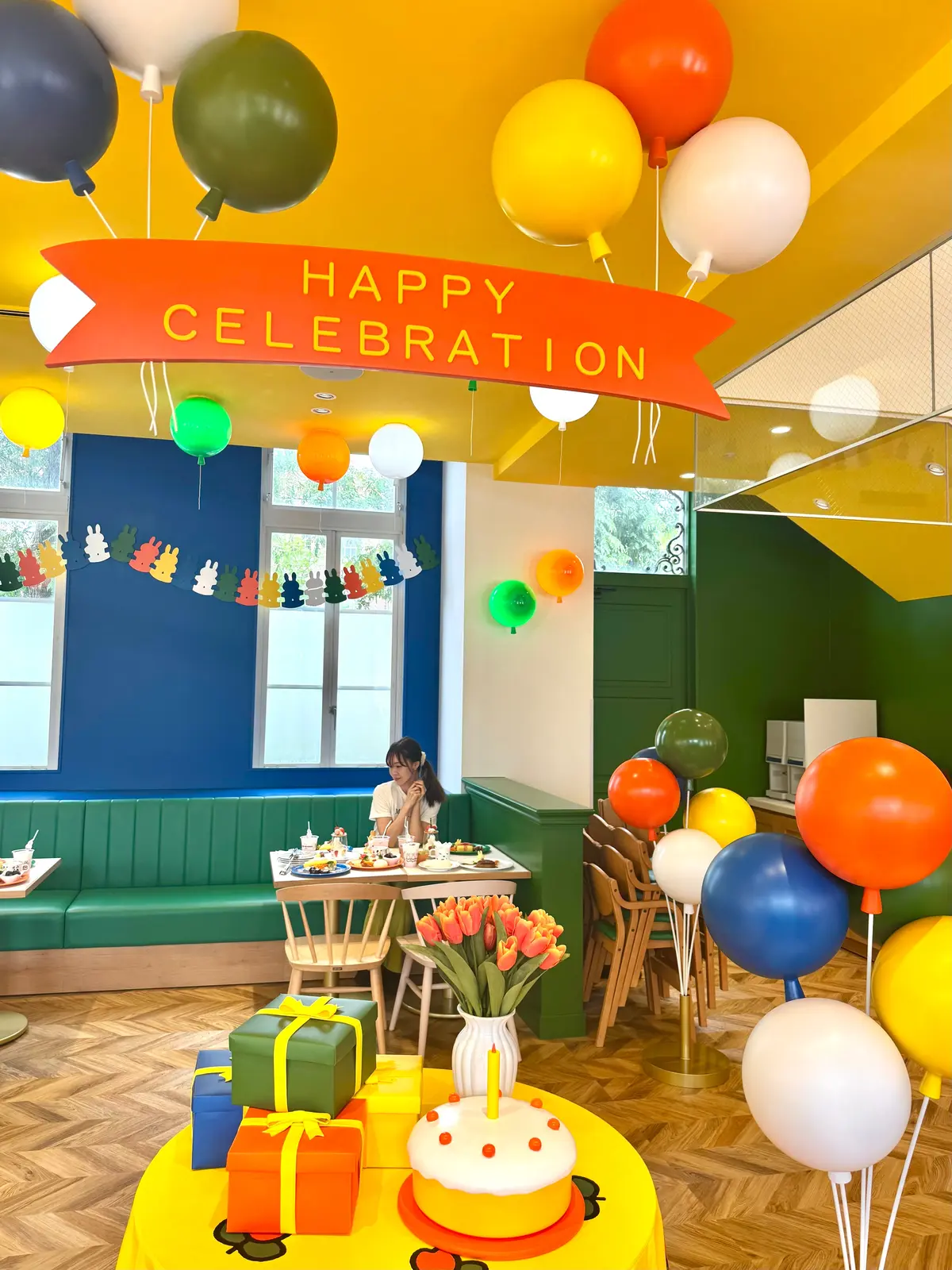 ミッフィー新エリアレストラン「エブリデイ ・セレブレーションキッチン」店内の様子　ハッピーセレブレーション