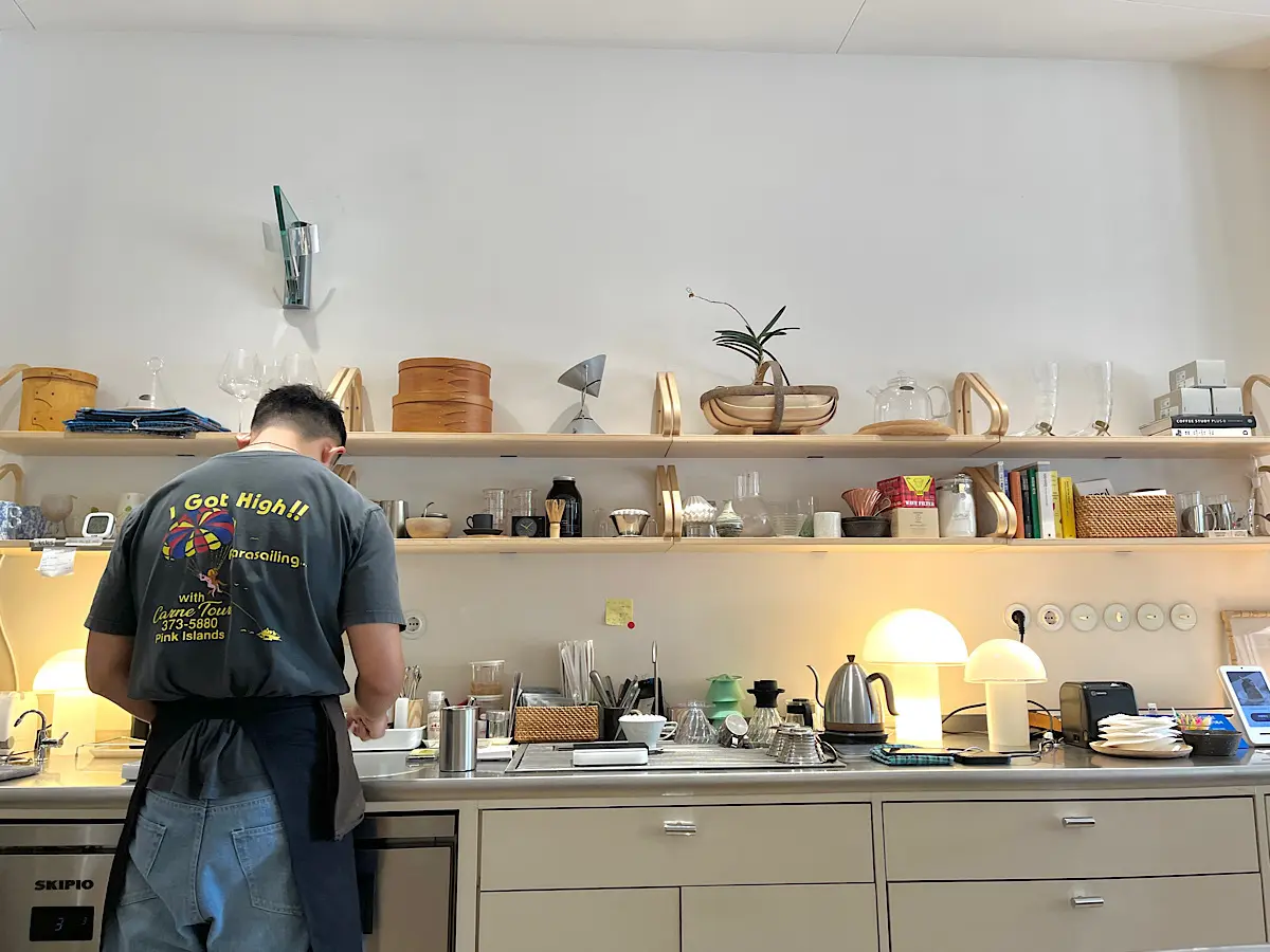 韓国　ソウル　カフェ　梨泰院　LONER