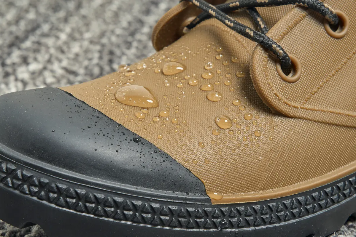 レインブーツ　ワークマン　防水