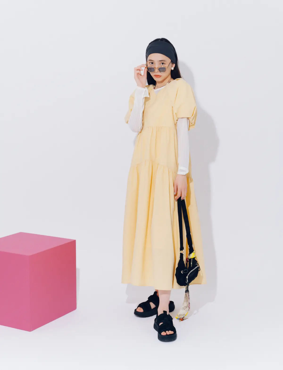 井桁弘恵　ワンピースコーデ　全身