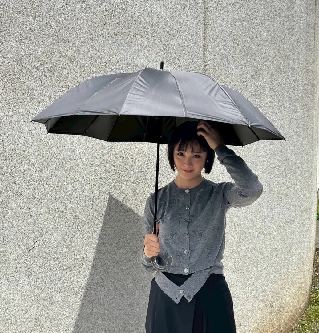 大友花恋　日傘　シュパット