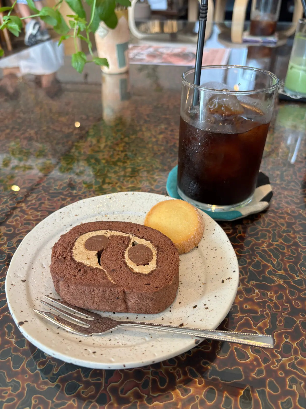 コーヒー　ロールケーキ