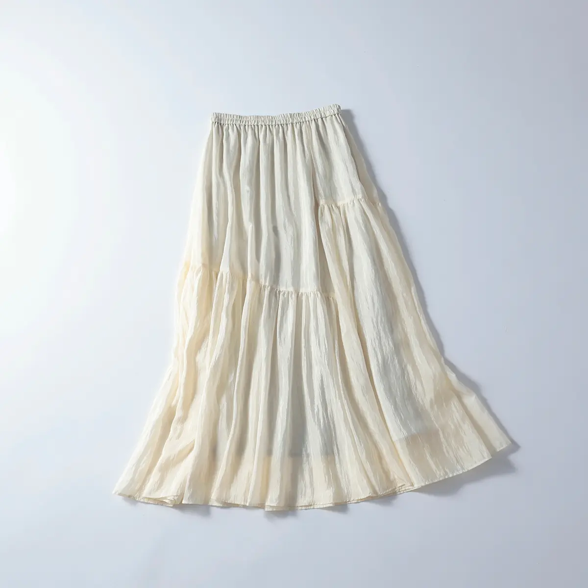 『マイカ アンド ディール』の白フレアスカート