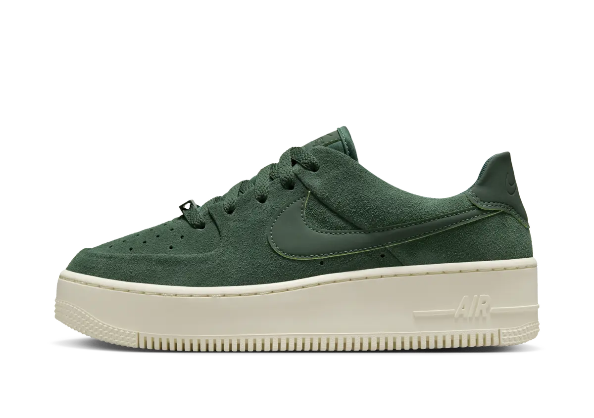 エアフォースワン　ナイキ　厚底スニーカー