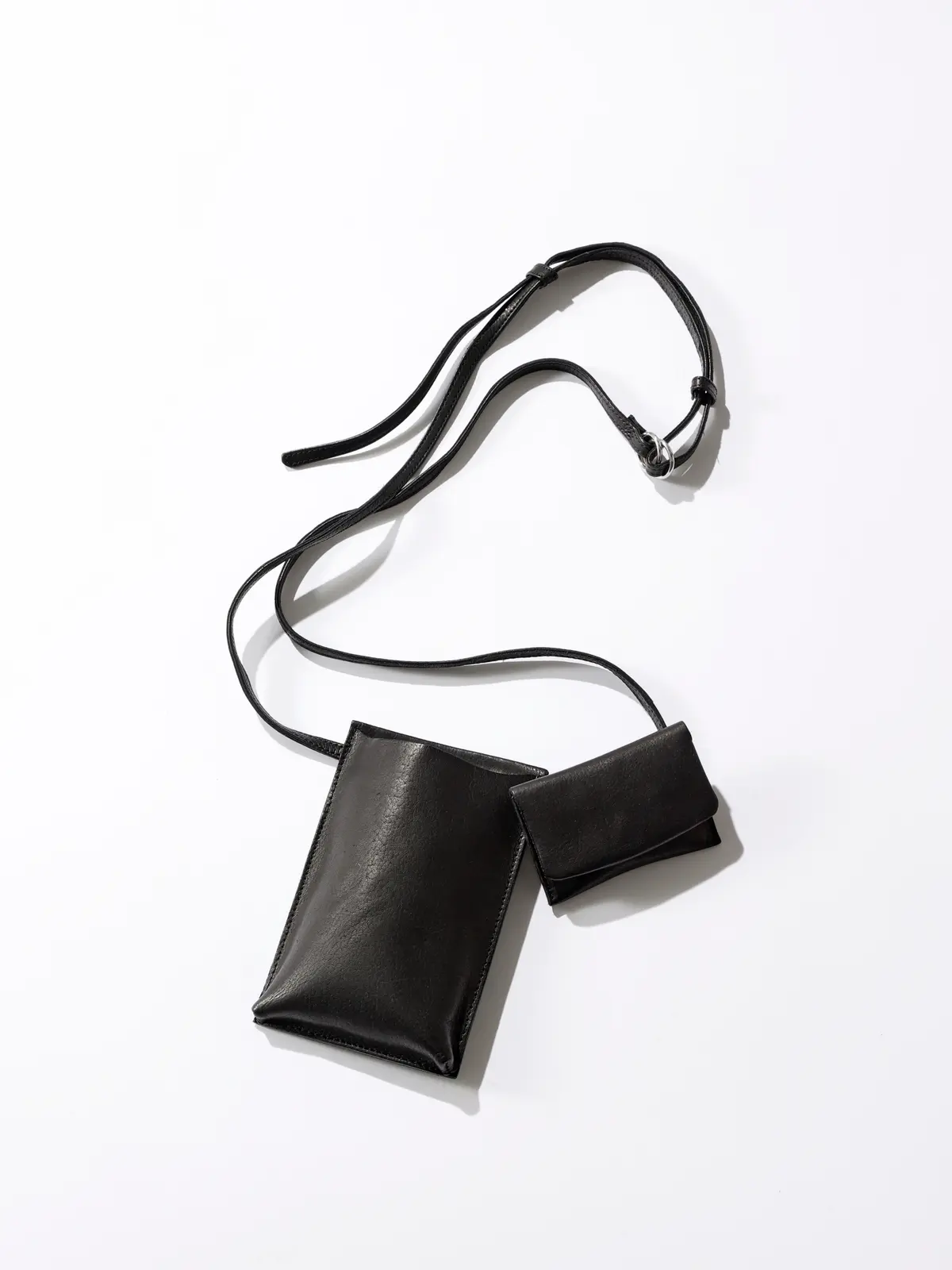 黒のミニショルダーバッグ