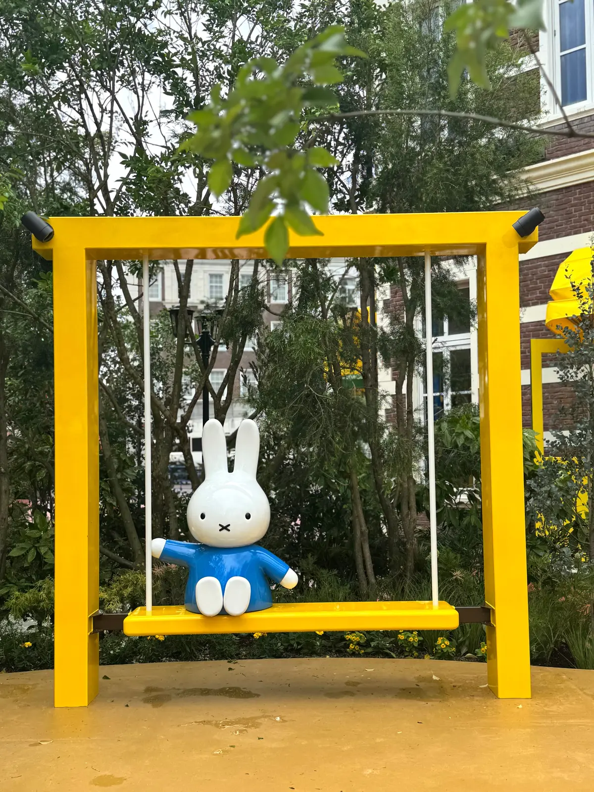 ハウステンボスミッフィー新エリアフォトスポット。ブランコミッフィー