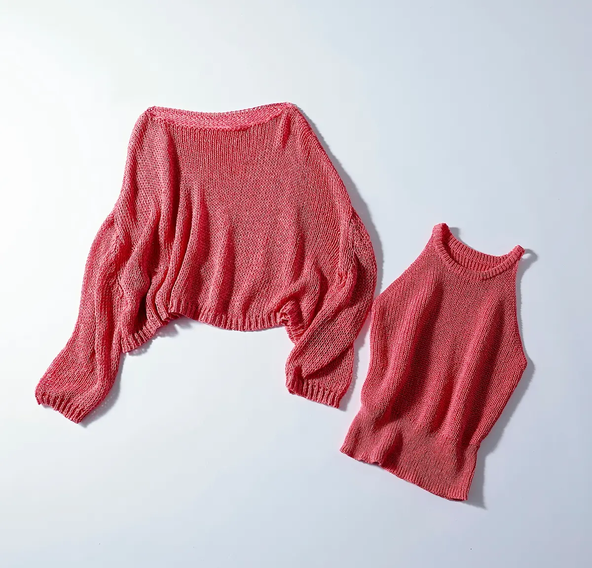 『アパートバイ』のニットプルオーバー、ニットキャミソール