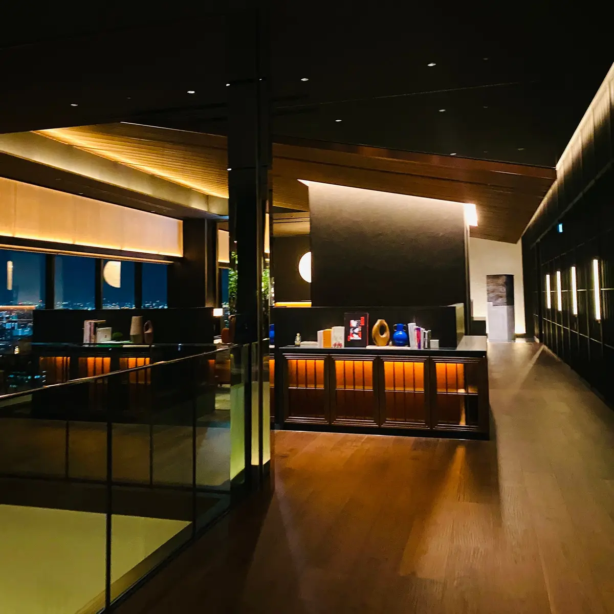 SONATA BAR & LOUNGE