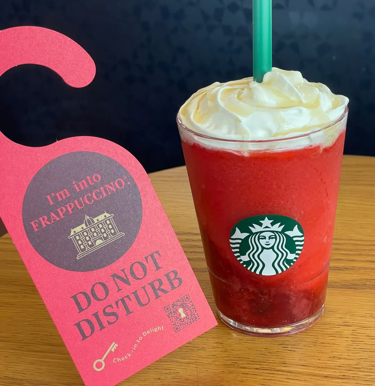 スタバ スターバックス Starbucks 新作 THE苺フラペチーノ