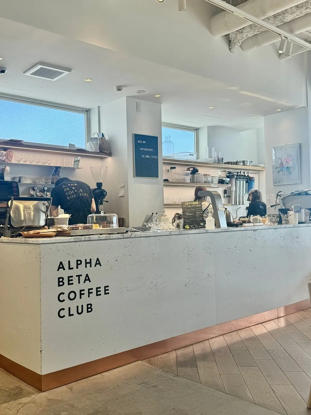 『ALPHA BETA COFFEE CLUB』注文カウンター