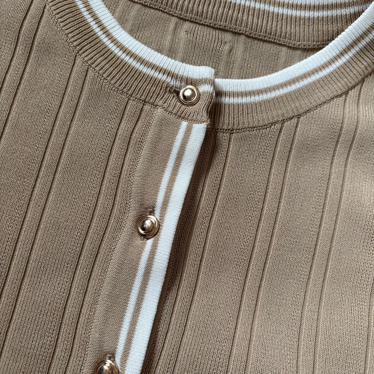 【週末限定!】私服でも着られる上品でお洒の画像_4